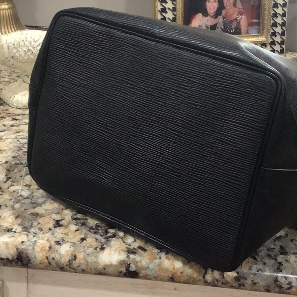 Louis Vuitton Black Epi Leather NOE Bucket Bag w/ dust bag EXCELLENT CONDITION - Picture 13 of 16